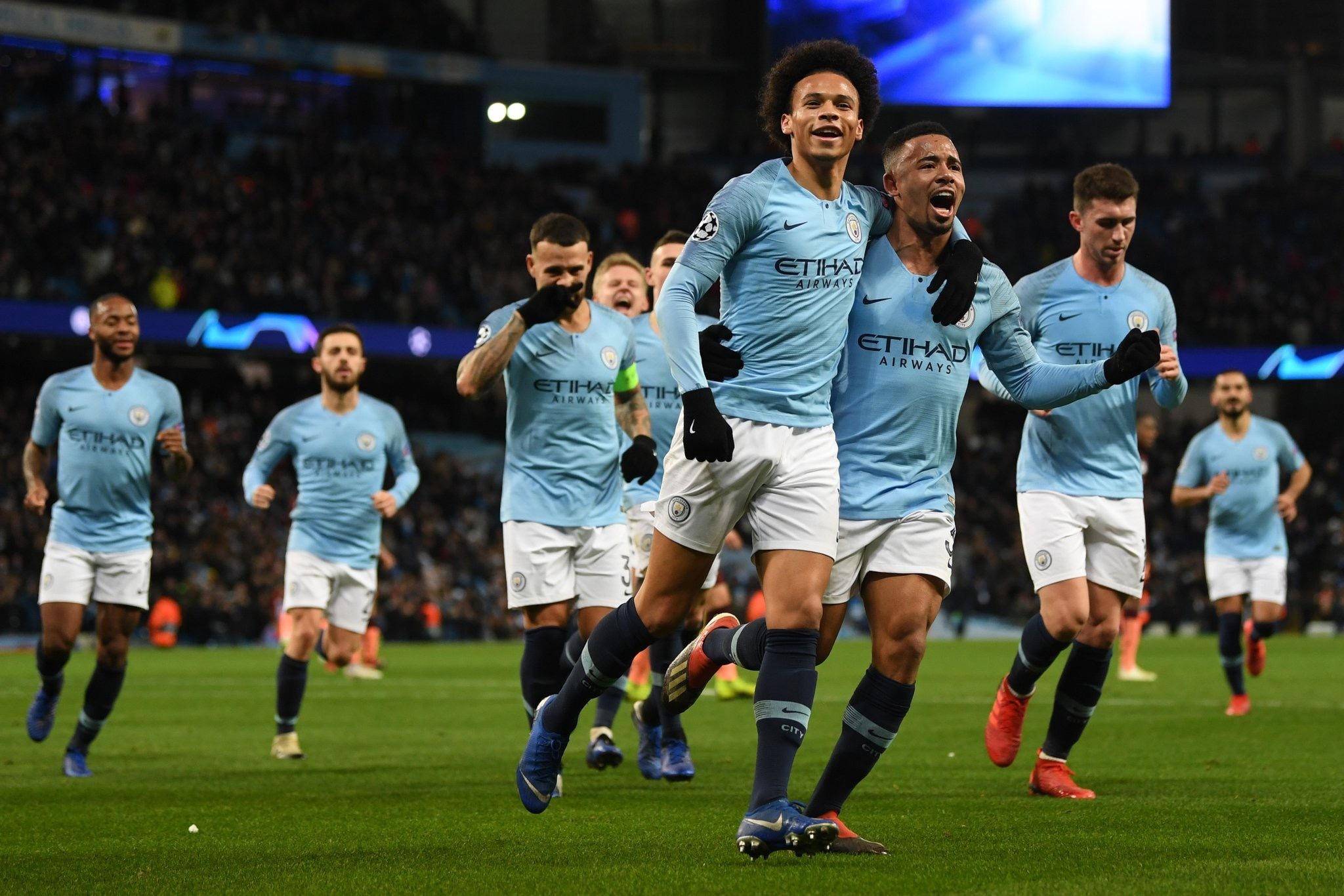 队多方面的 队多方面的